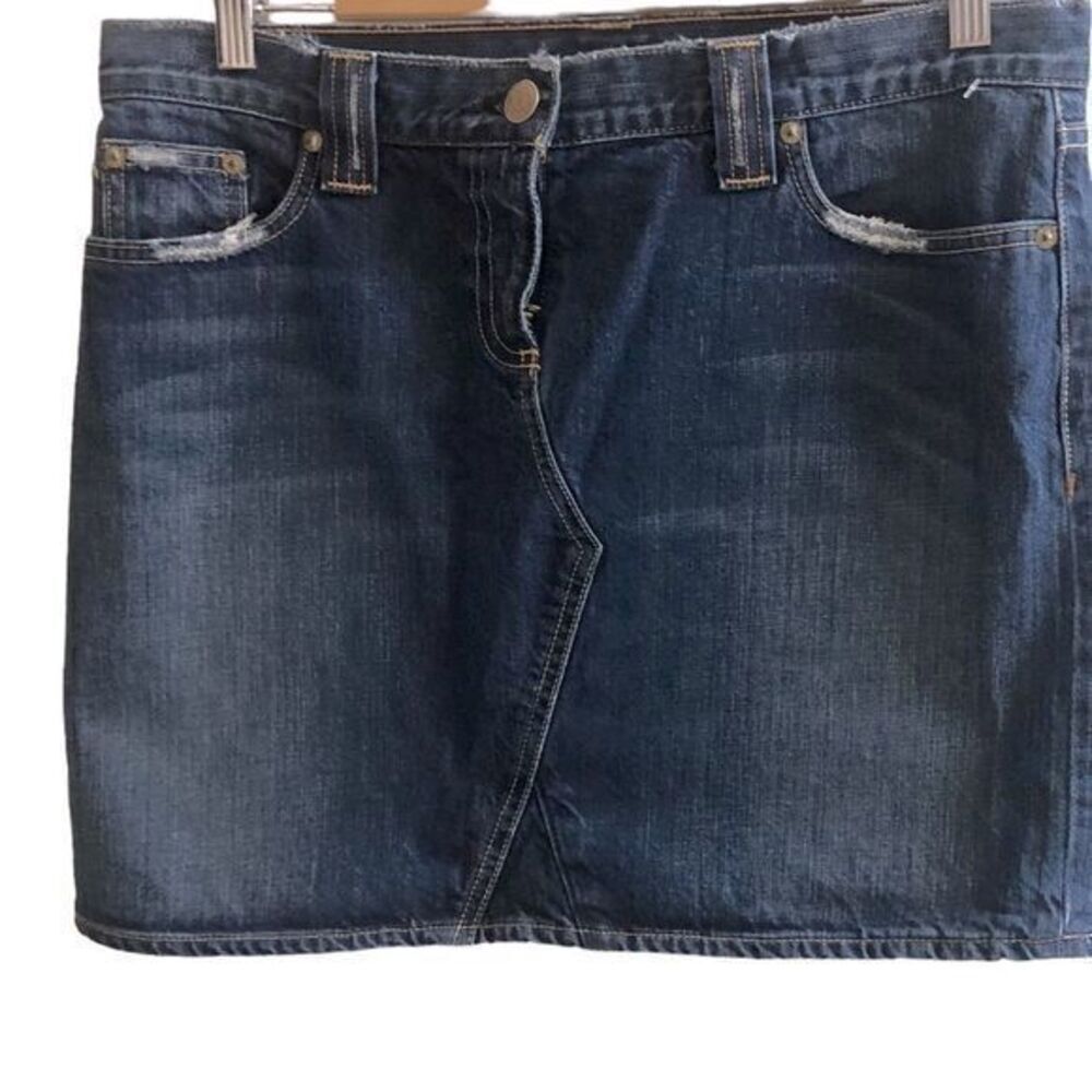J Crew Denim Medium Wash Faded  Distressed Mini Skirt‎ Size 31 - Picture 2 of 5